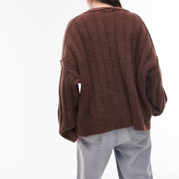 Topshop knitted fluffy v-neck wide rib cardigan in brown - Picture 3 of 8